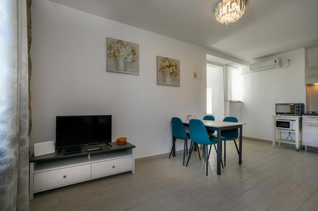 Ferienwohnung Oliva Vrbnik Exterior foto